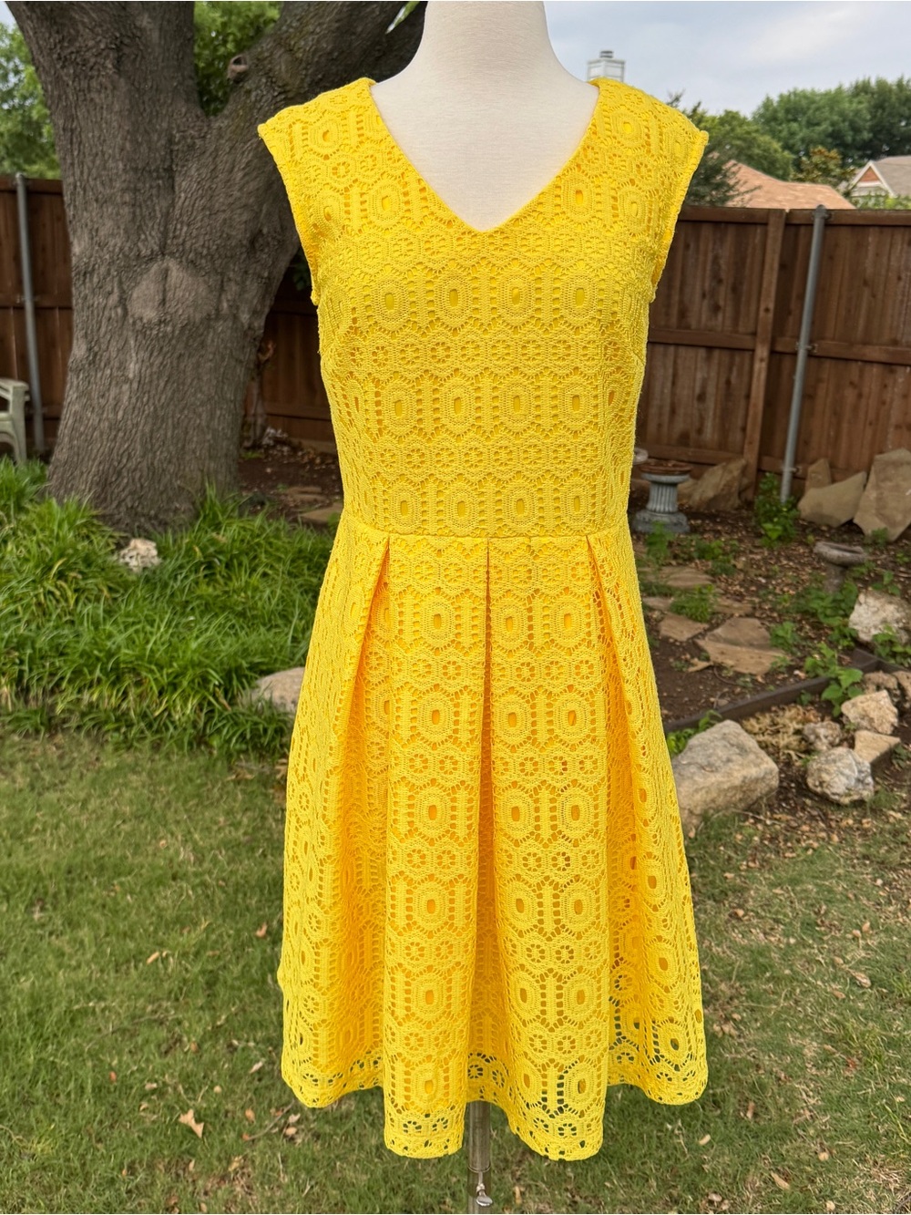 💖 Liz Claiborne Sleeveless Yellow Lace Dress, SZ 6 - Picture 16 of 16